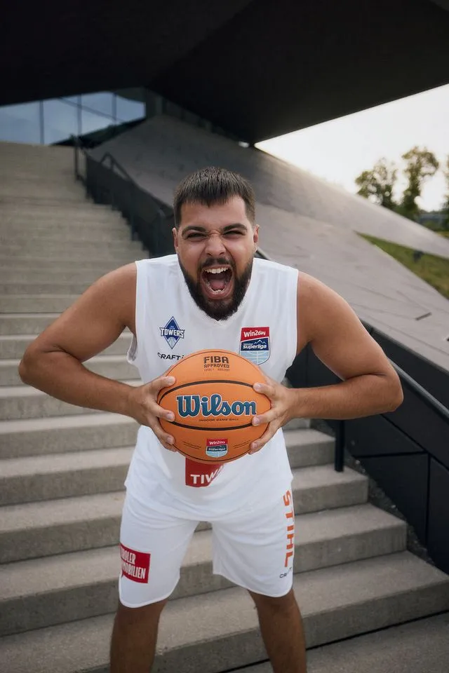 0_Jakub_Hussain_Karte_2.jpg